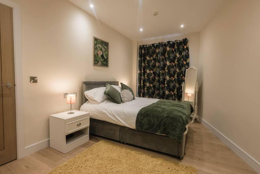 Ocean - 2 Bed Flat Sleeps 6 With Gym Access Apartment Саутхамптън Екстериор снимка