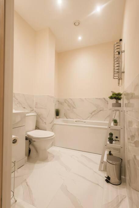 Ocean - 2 Bed Flat Sleeps 6 With Gym Access Apartment Саутхамптън Екстериор снимка